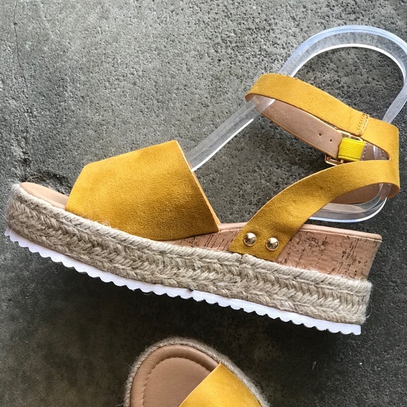 1 Left!Elegant Mustard Espadrille Platform Sandals - Picture 3 of 8